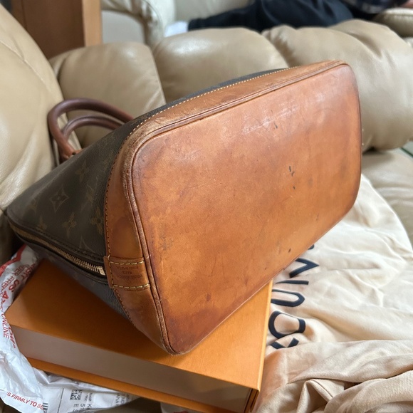 Authentic Louis Vuitton ALMA pm monogram - Picture 4 of 13